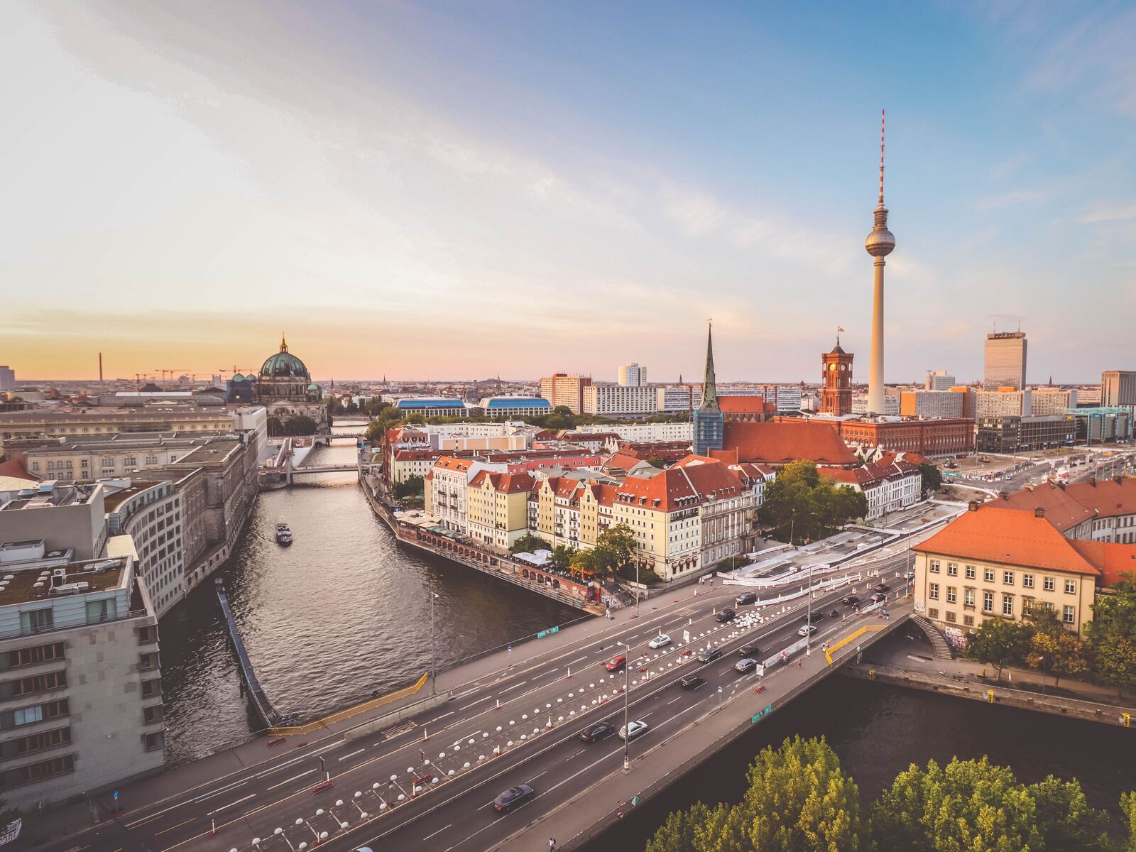 BΕΡΟΛΙΝΟ - ΔΡΕΣΔΗ - ΛΕΙΨΙΑ
