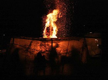 ΜΠΟΥΜΠΟΥΝΕΣ & ΧΑΣΚΑΡΗΣ ΣΤΗΝ ΚΑΣΤΟΡΙΑ
