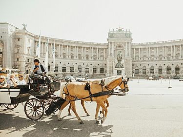 ΒΟΥΔΑΠΕΣΤΗ - ΠΡΑΓΑ - (ΔΡΕΣΔΗ) - ΒΙΕΝΝΗ